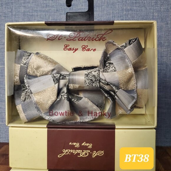 Bow Tie And Hanky Set by St. Patrick - Asst Styles And Colors - Brand New In Box - Picture 3 of 4